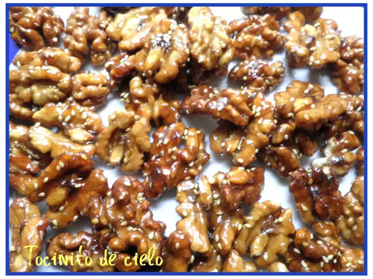Nueces caramelizadas con sésamo