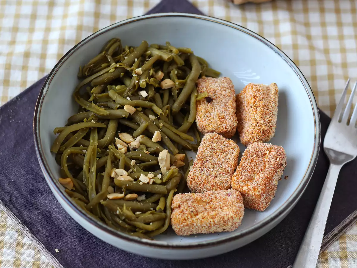 Nuggets crujientes de tofu con judías verdes al estilo tailandés en freidora de aire