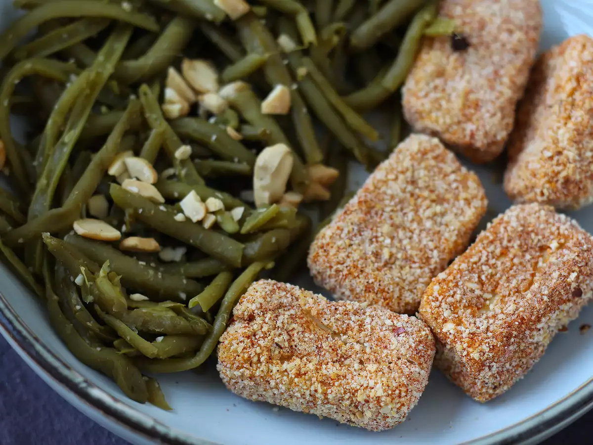 Nuggets crujientes de tofu con judías verdes al estilo tailandés en freidora de aire - foto 4