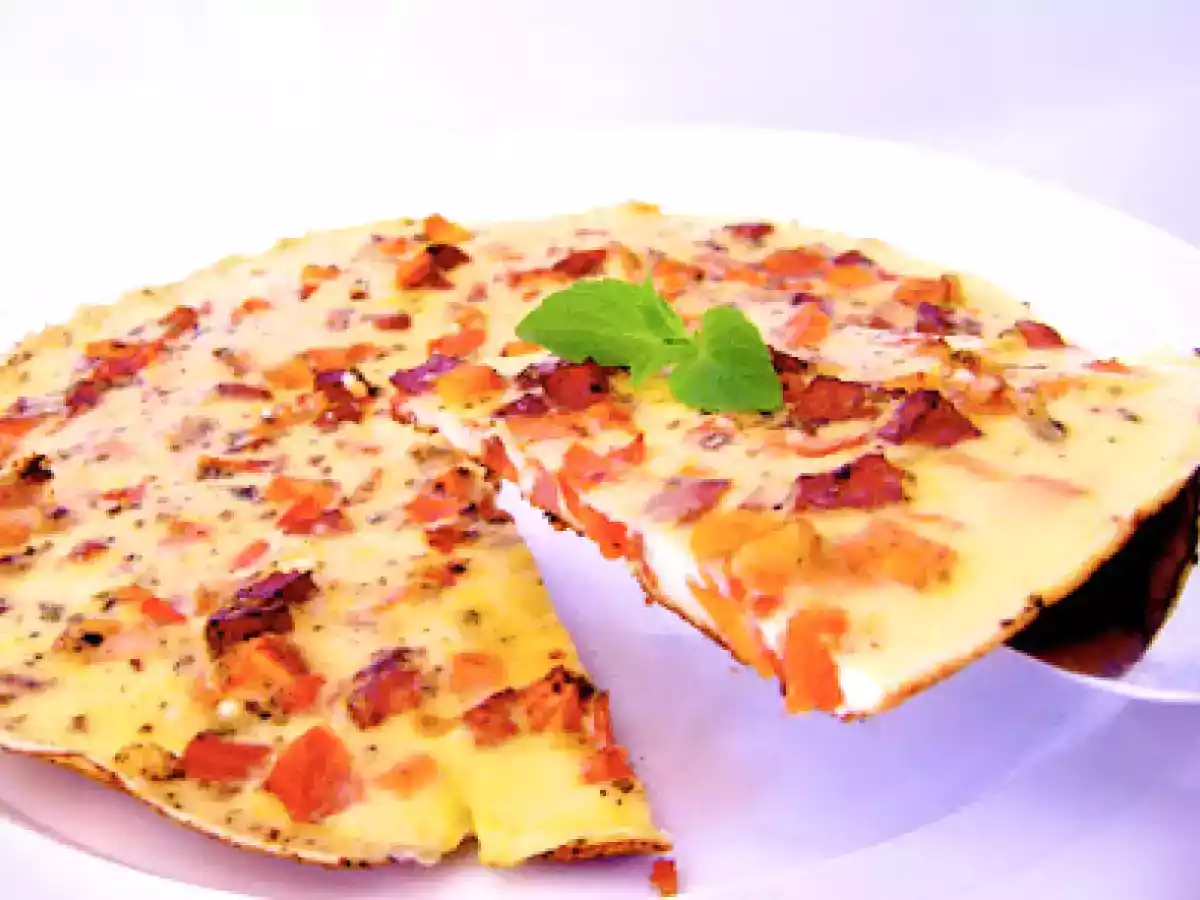 OMELET COLORIDA CON LONGANIZA, ZANAHORIA Y TOMATE - foto 2