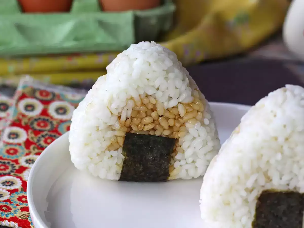 Onigiri con yemas de huevo marinadas en salsa de soja - foto 6