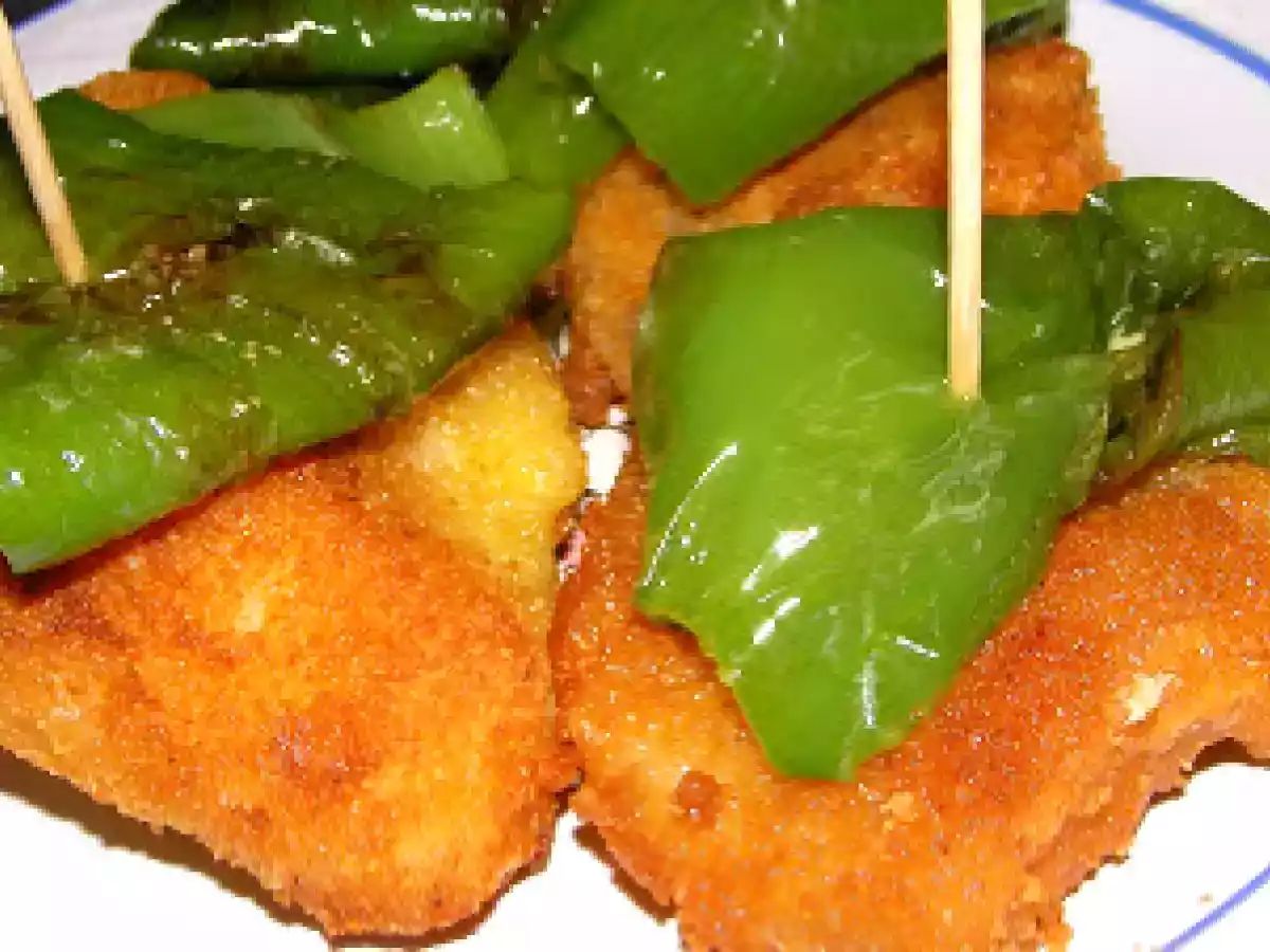 OREJA EMPANADA CON PIMIENTO VERDE