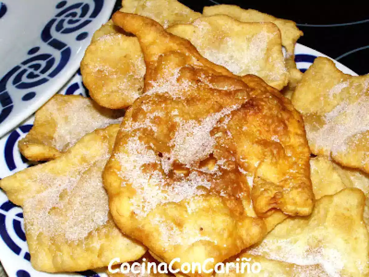 Orejas de Carnaval con Vino Blanco.