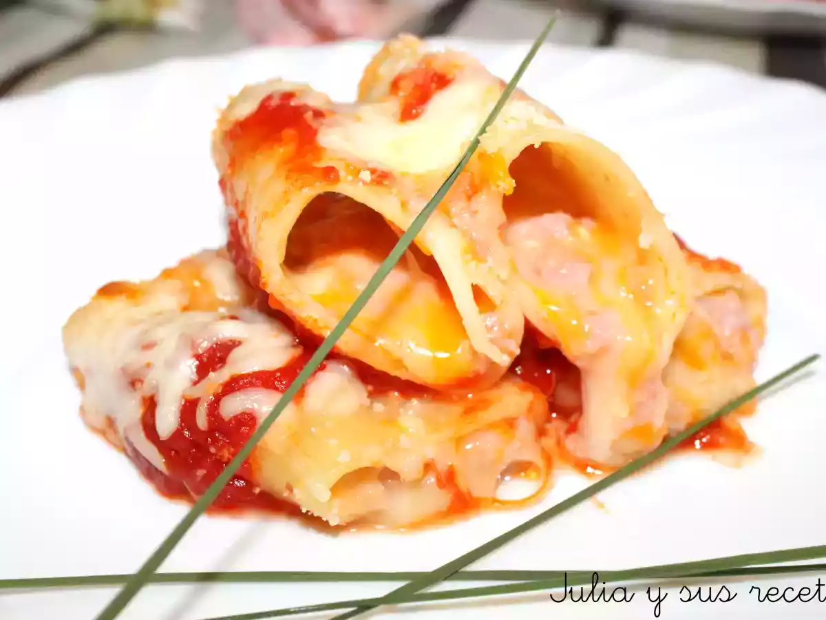 Paccheri rellenos de cuatro quesos