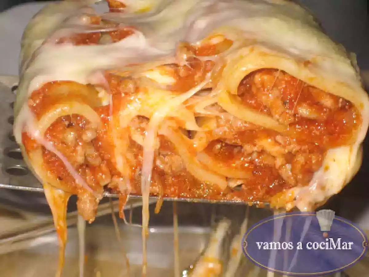 Paccheri rellenos gratinados