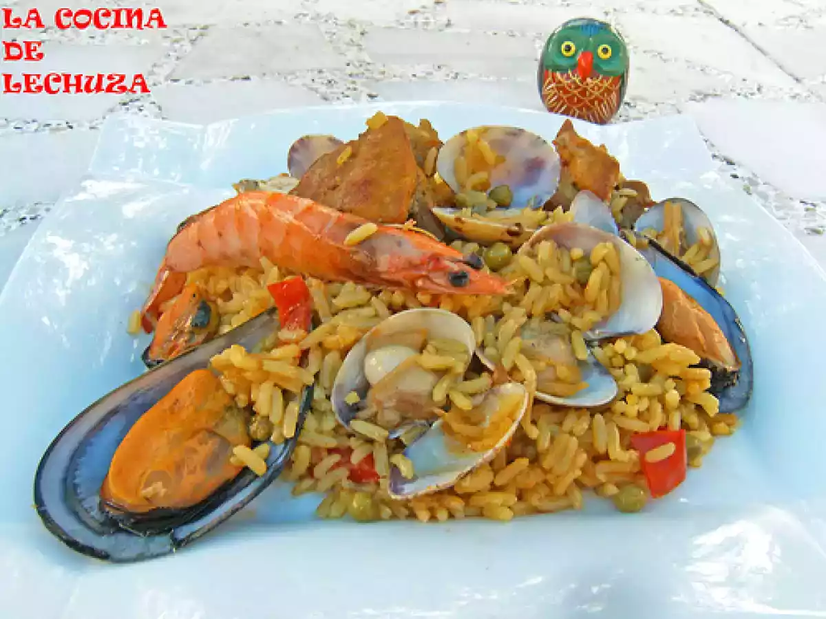 Paella con mariscos (al fuego de leña)
