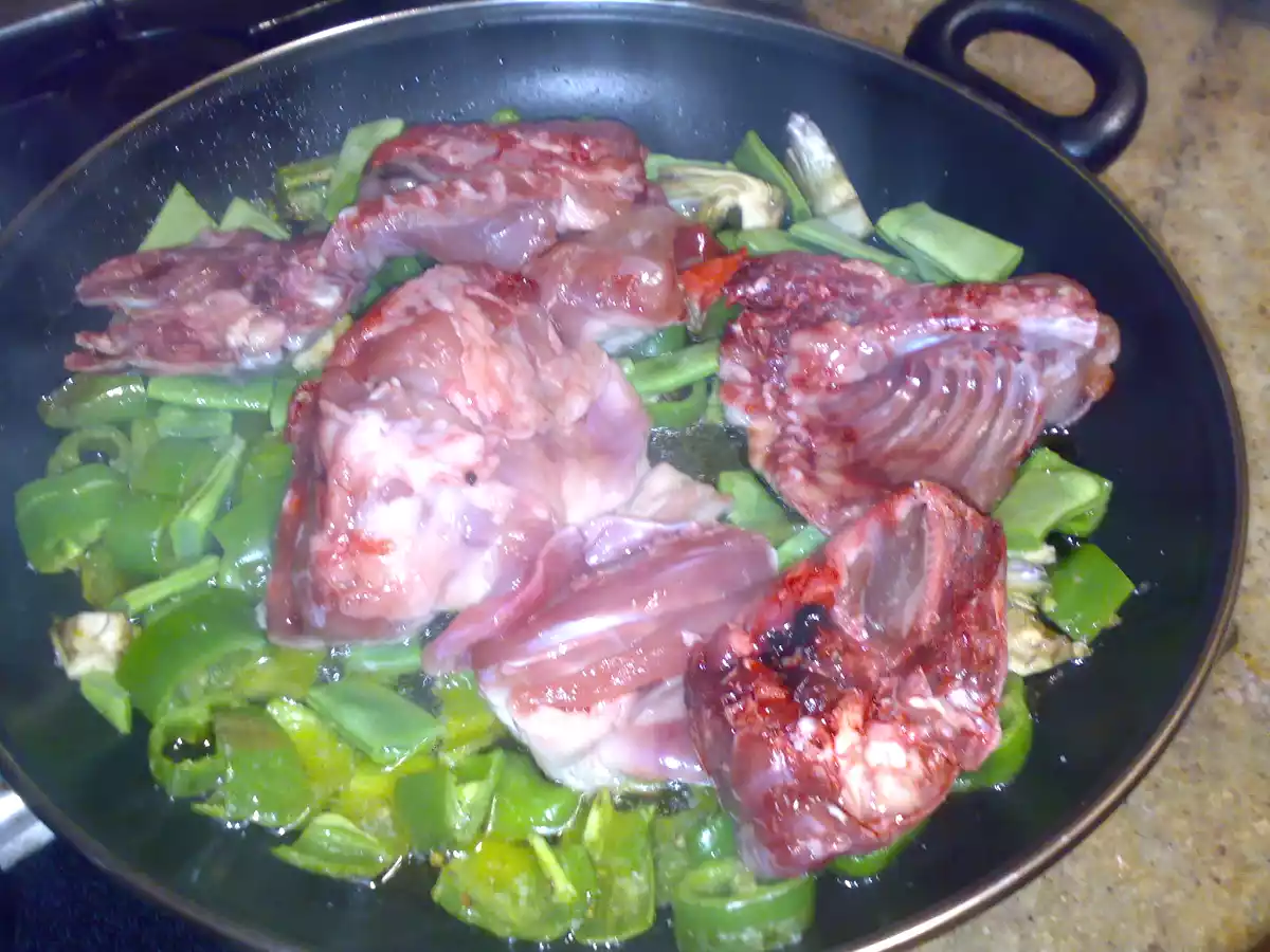 Paella de conejo y rovellones - foto 2