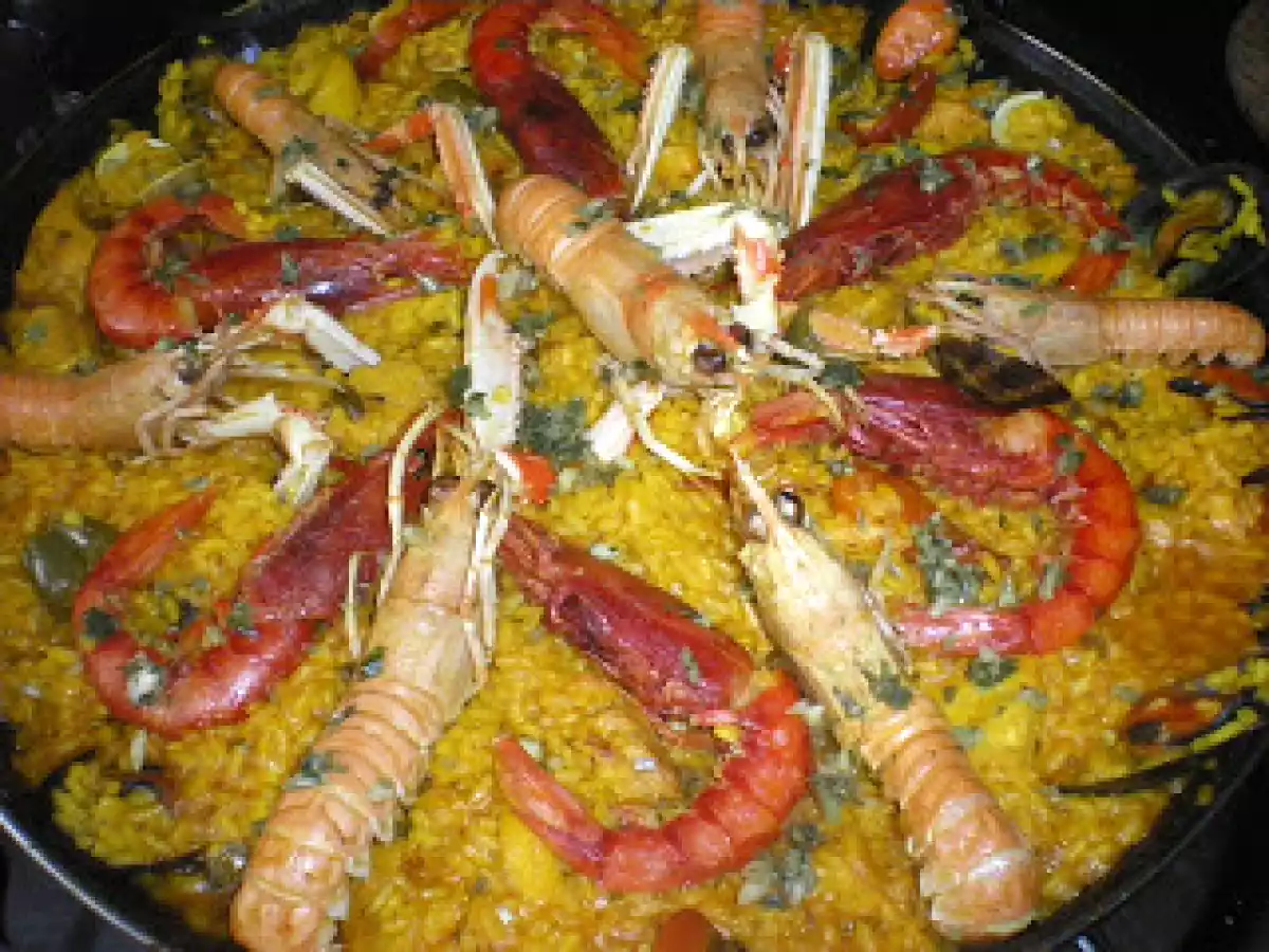 Paella de pescado y Marisco