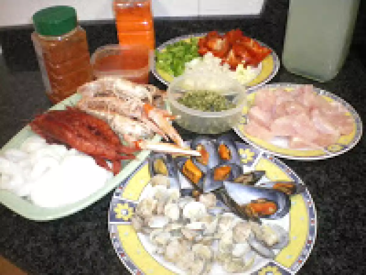 Paella de pescado y Marisco - foto 2