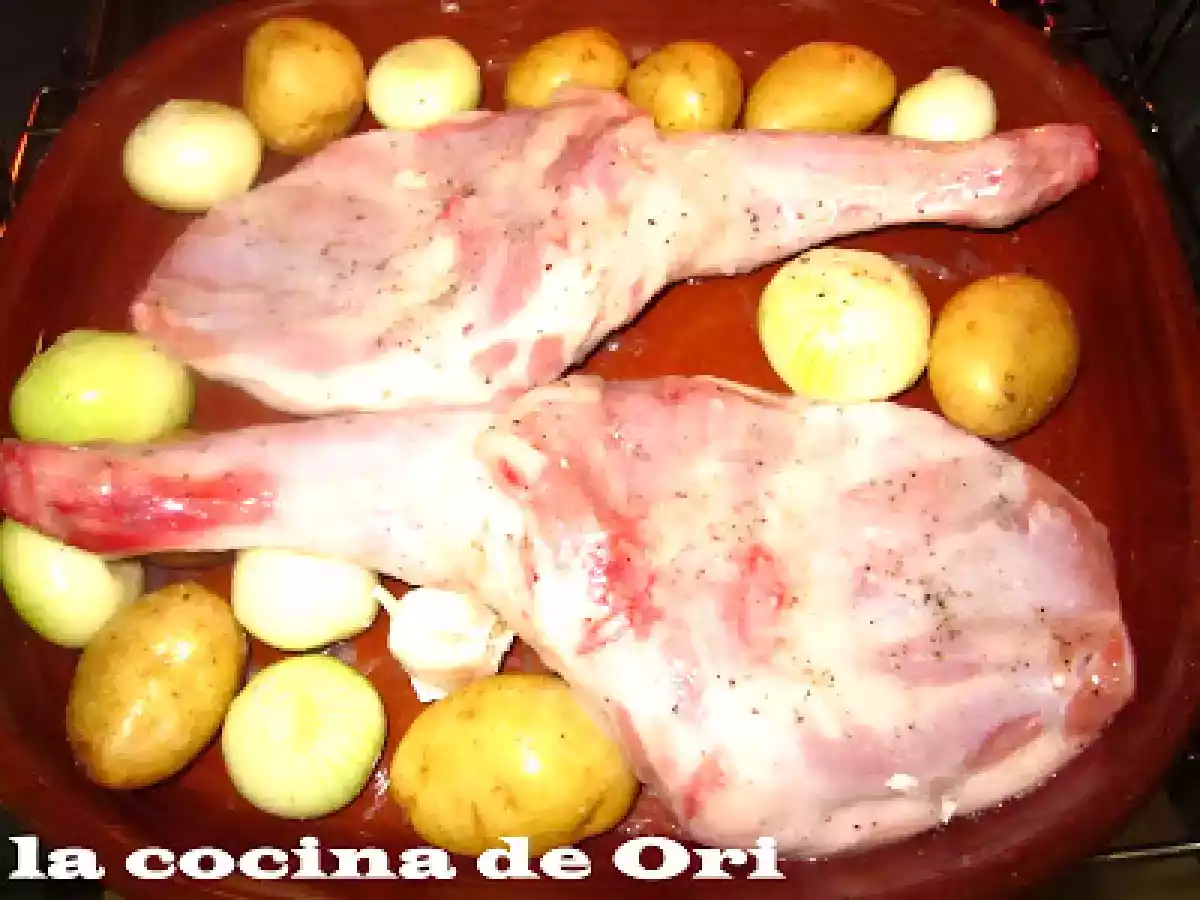 Paletilla de cordero asada con cebollitas francesas - foto 3