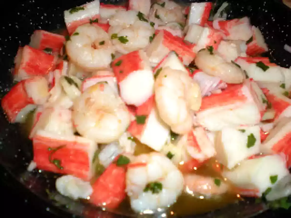 Palitos de mar al ajillo con gambas - foto 2