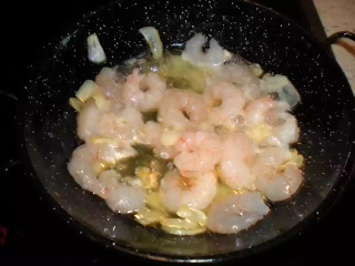 Palitos de mar al ajillo con gambas - foto 3