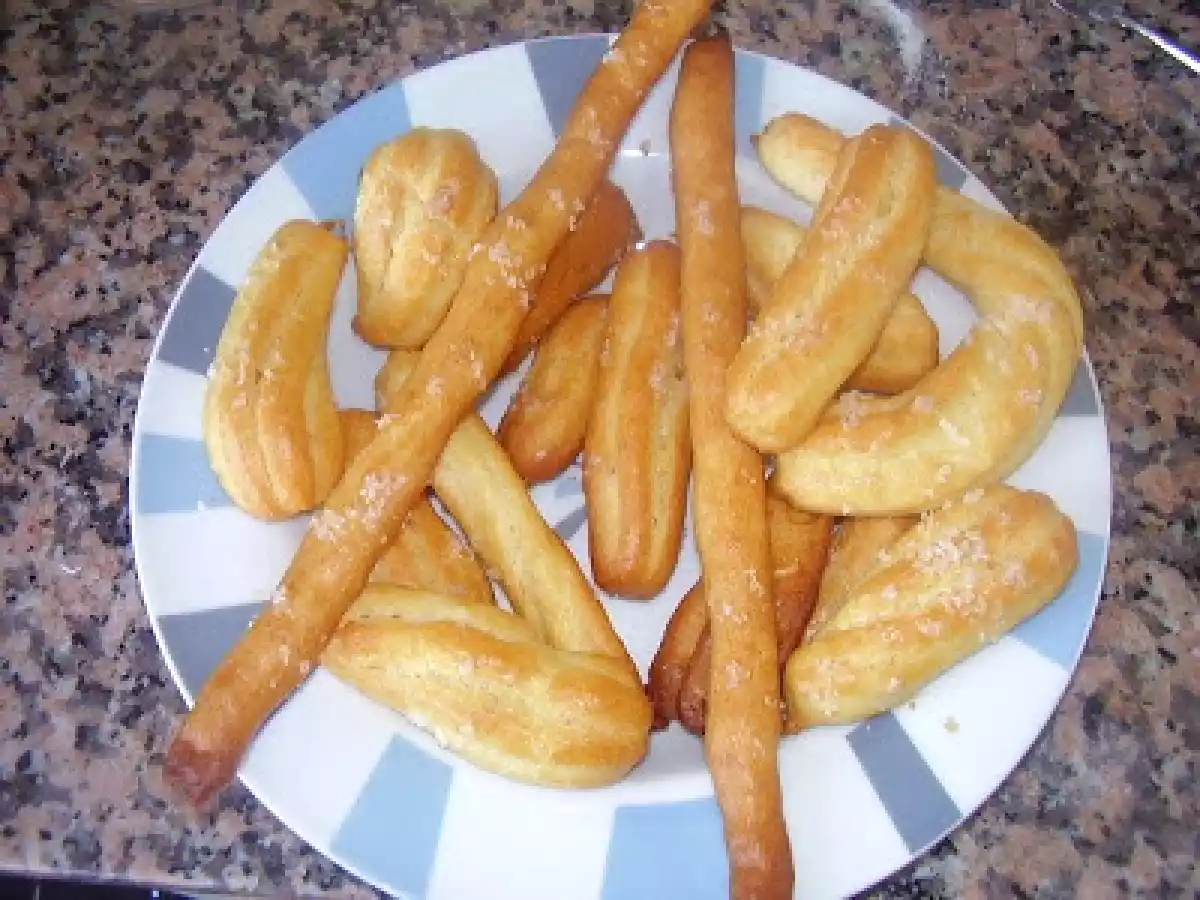 PALITOS SALADOS CON MANGA PASTELERA