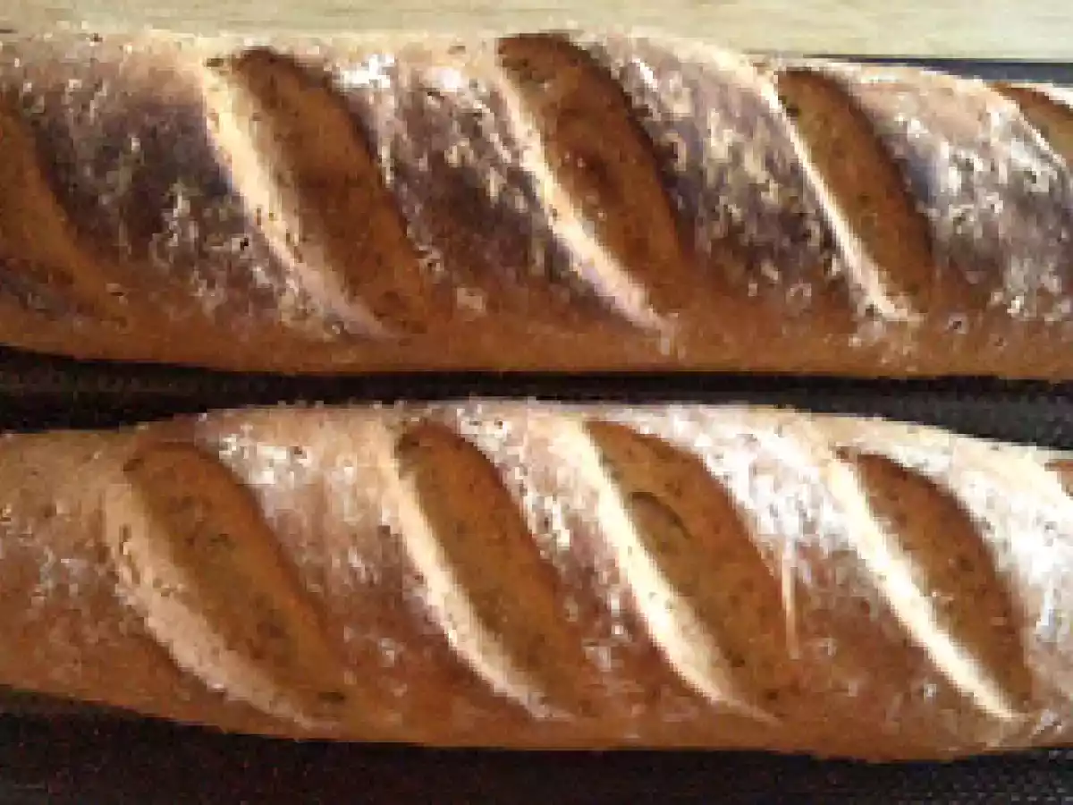 Pan blanco de tahini y semillas de sésamo en panificadora