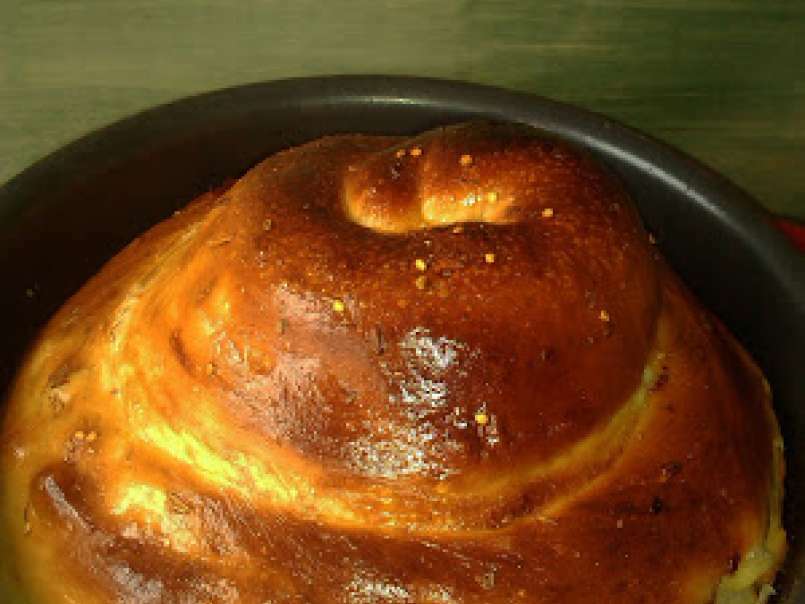 Pan brioche con queso, ligeramente picante, en panificadora - foto 3