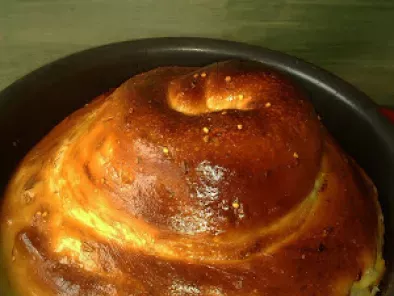 Pan brioche con queso, ligeramente picante, en panificadora - foto 3