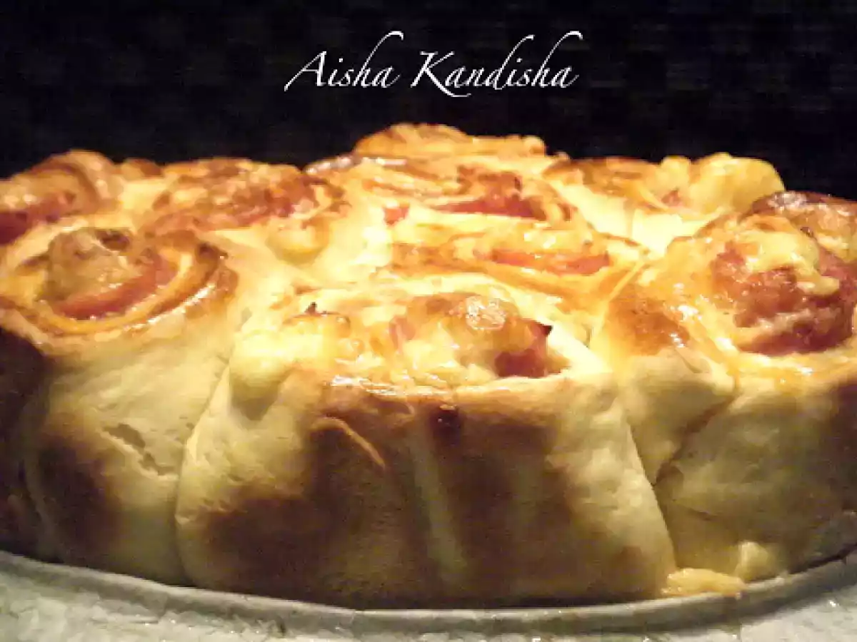 Pan brioche relleno de bacon, jamón y queso. - foto 2