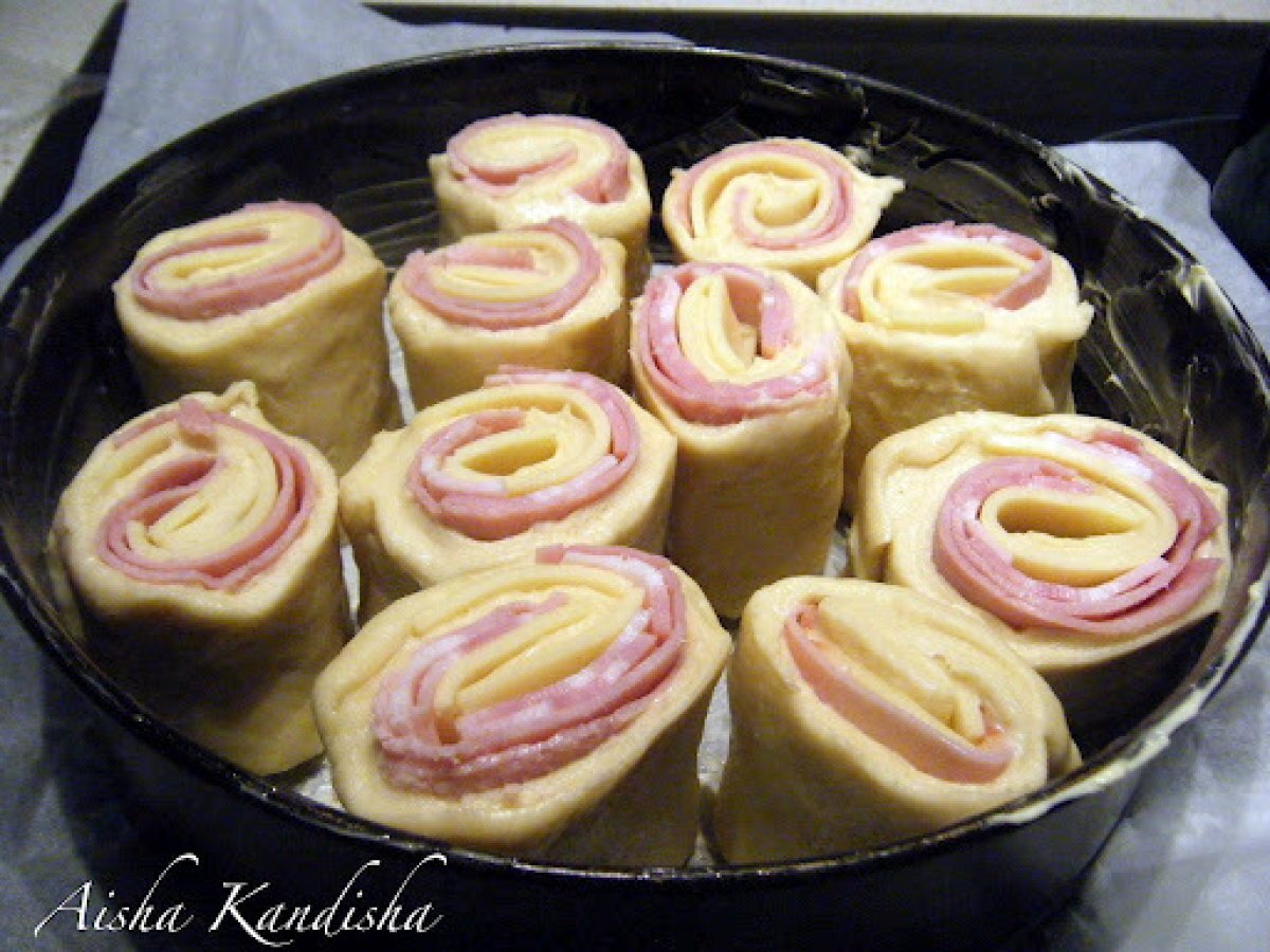 Pan brioche relleno de bacon, jamón y queso. Receta Petitchef