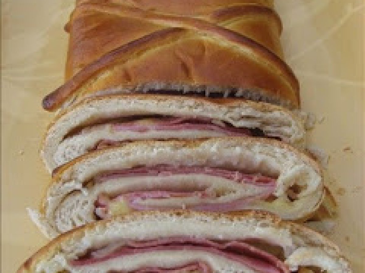 Pan brioche relleno de jamón y queso Receta Petitchef