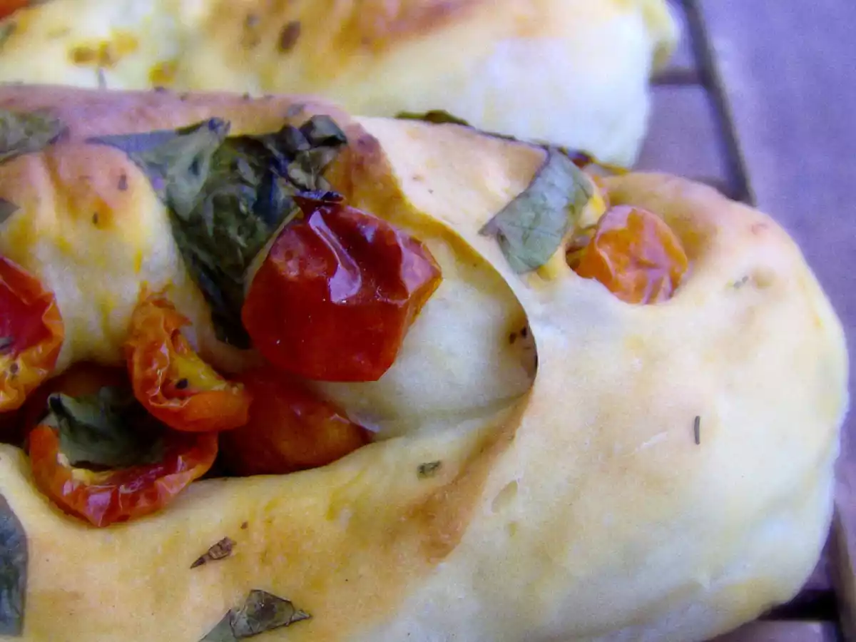 Pan con albahaca y tomatitos cherry - foto 3