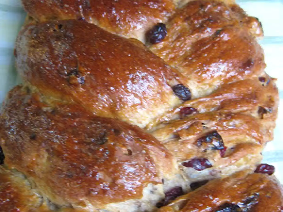 Pan con frutas, nueces y masa madre