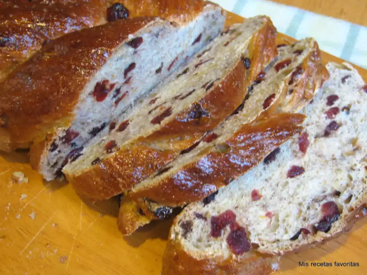 Pan con frutas, nueces y masa madre - foto 2