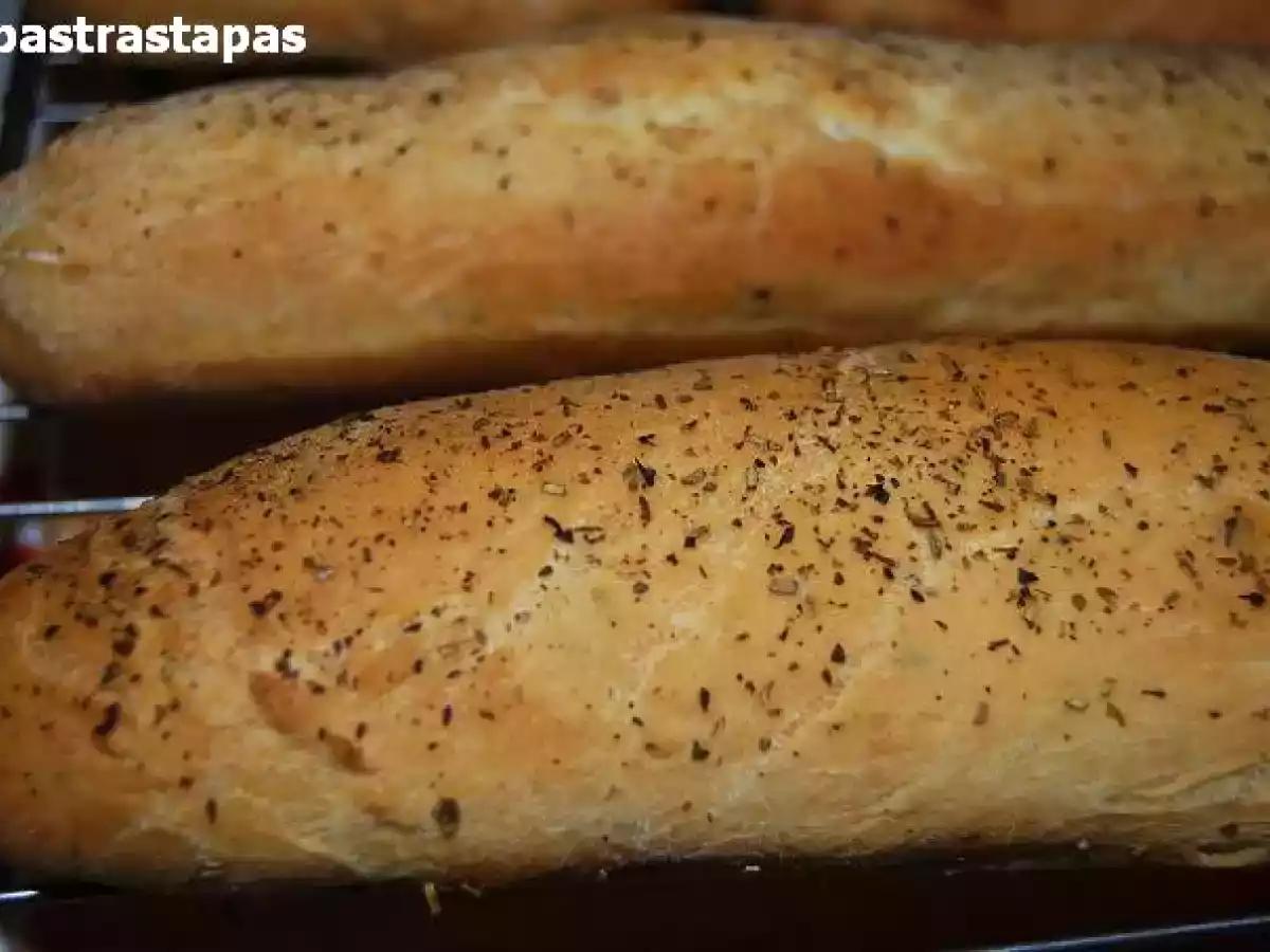 Pan con hierbas provenzales