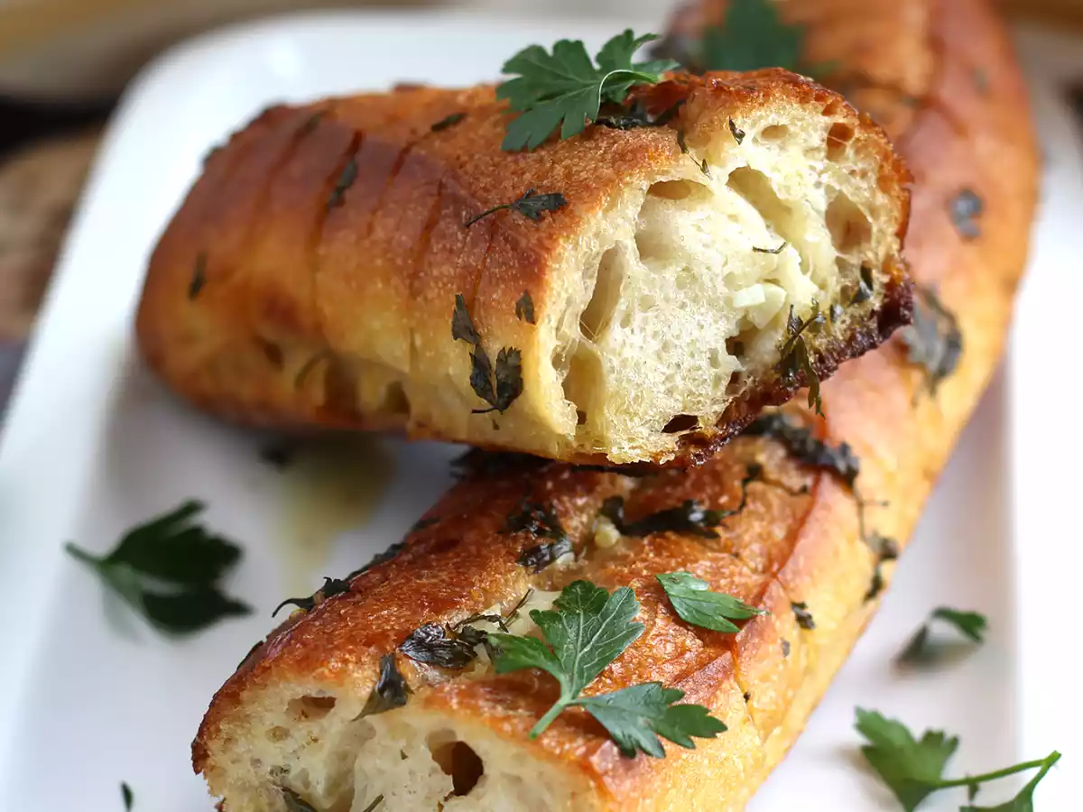 Pan crujiente de ajo y perejil - foto 2