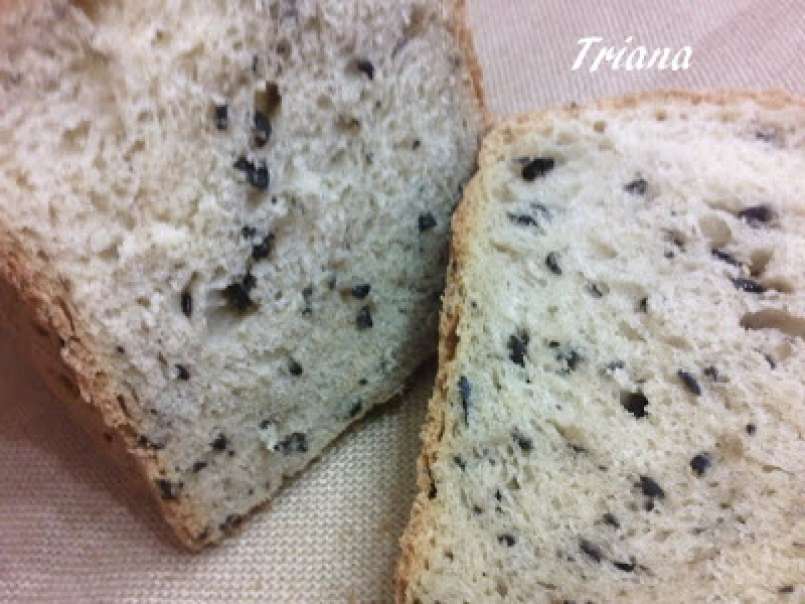 Pan de aceitunas negras (Panificadora), foto 1
