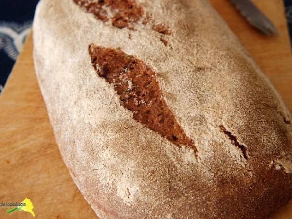 Pan de centeno con higos y nueces (con autolisis)