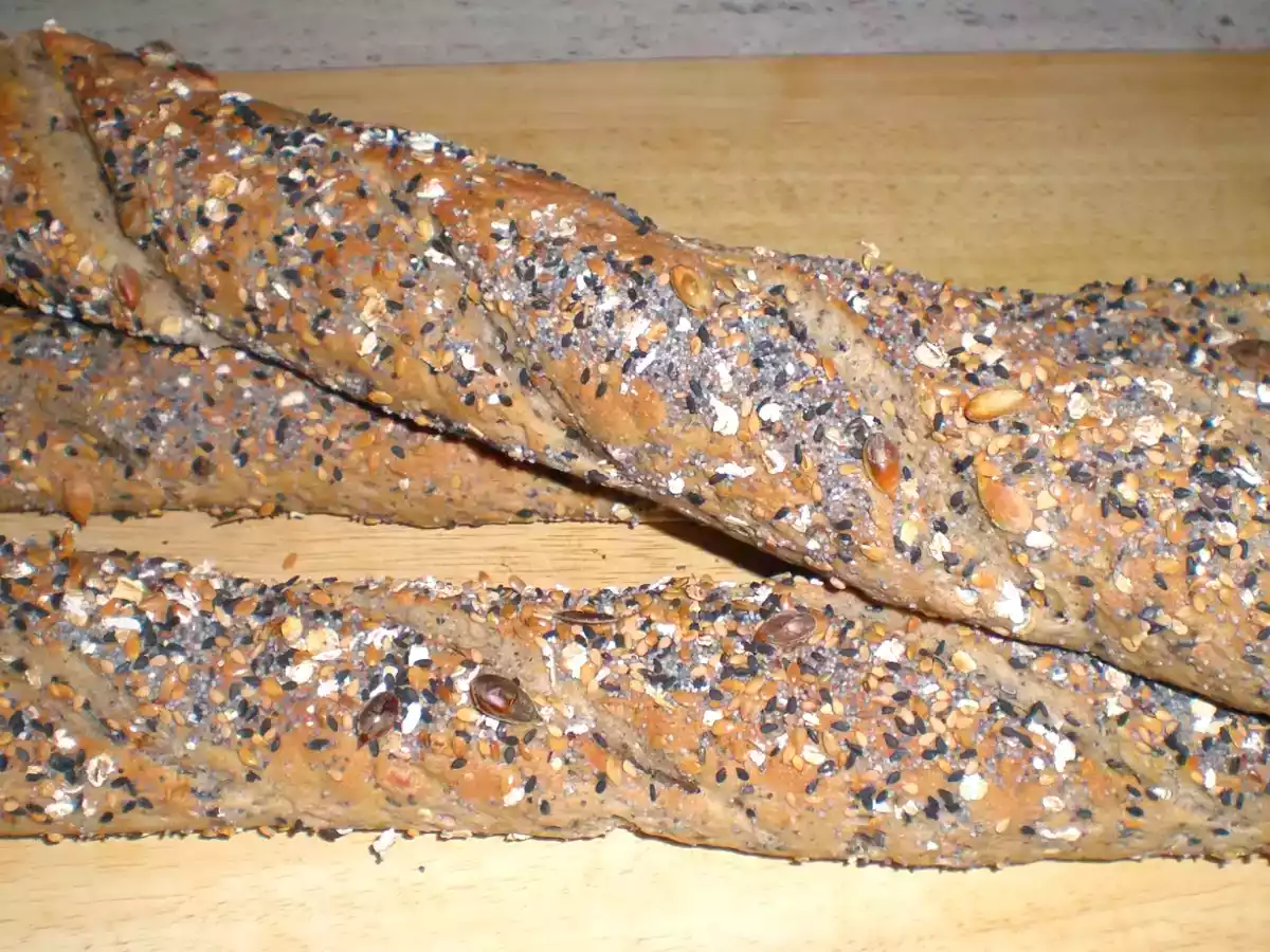 Pan de cereales y semillas, en panificadora