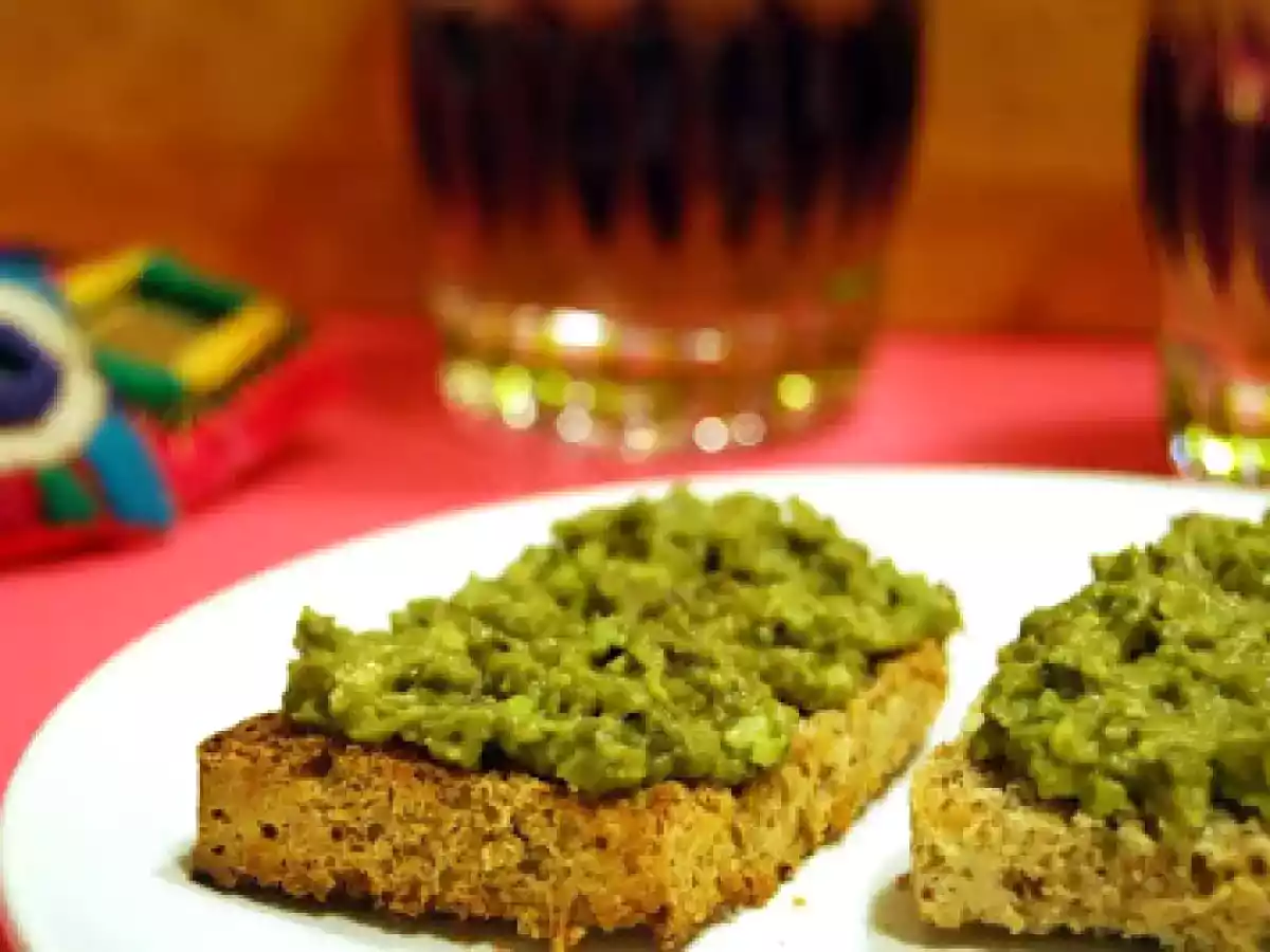 Pan de espelta con aguacate