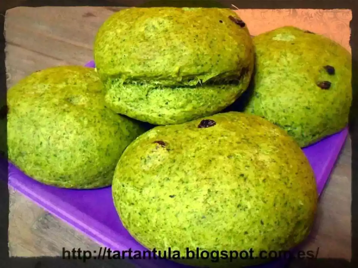 Pan de fibra verde con pasas