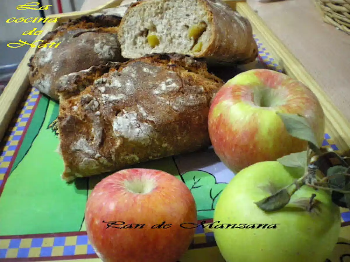 PAN DE MANZANA, SIDRA Y CANELA.