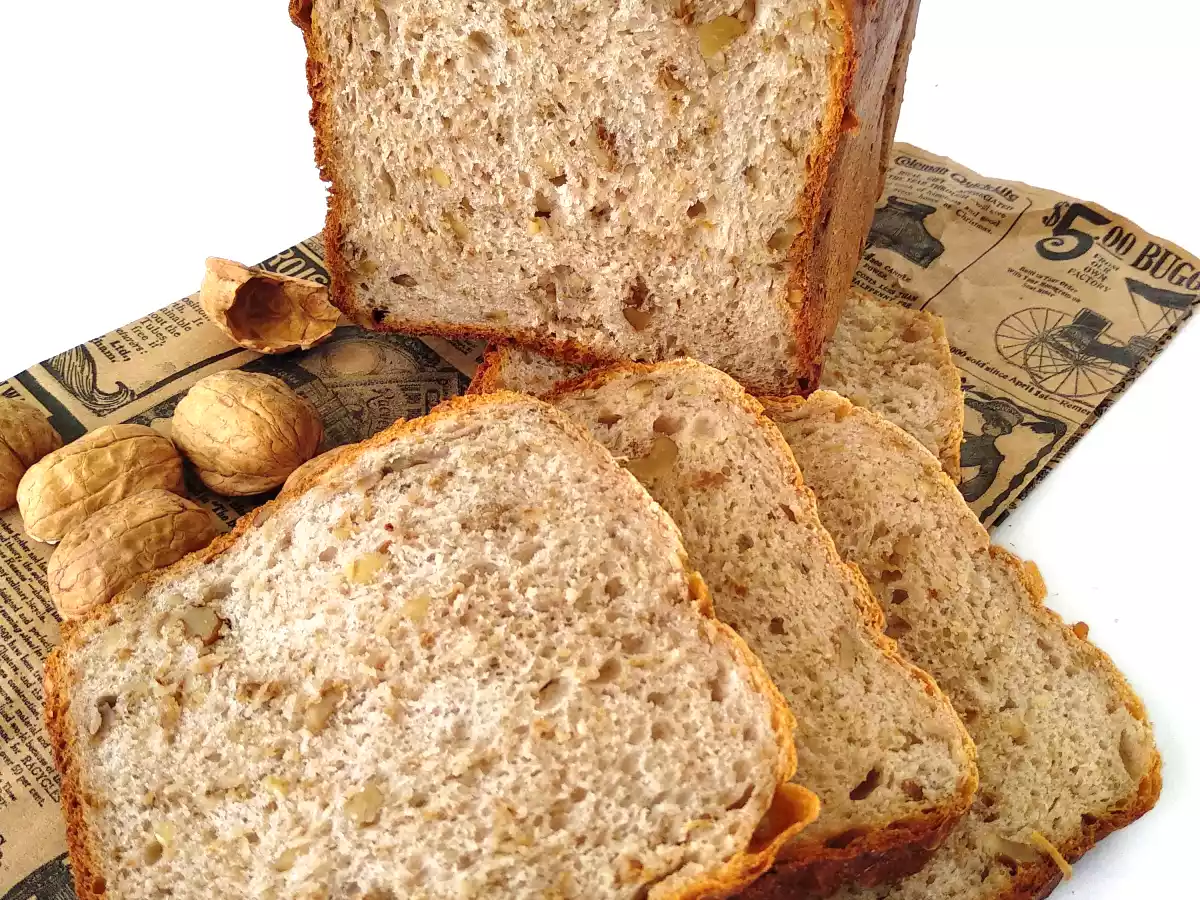 Pan de molde con queso crema y nueces {en panificadora}