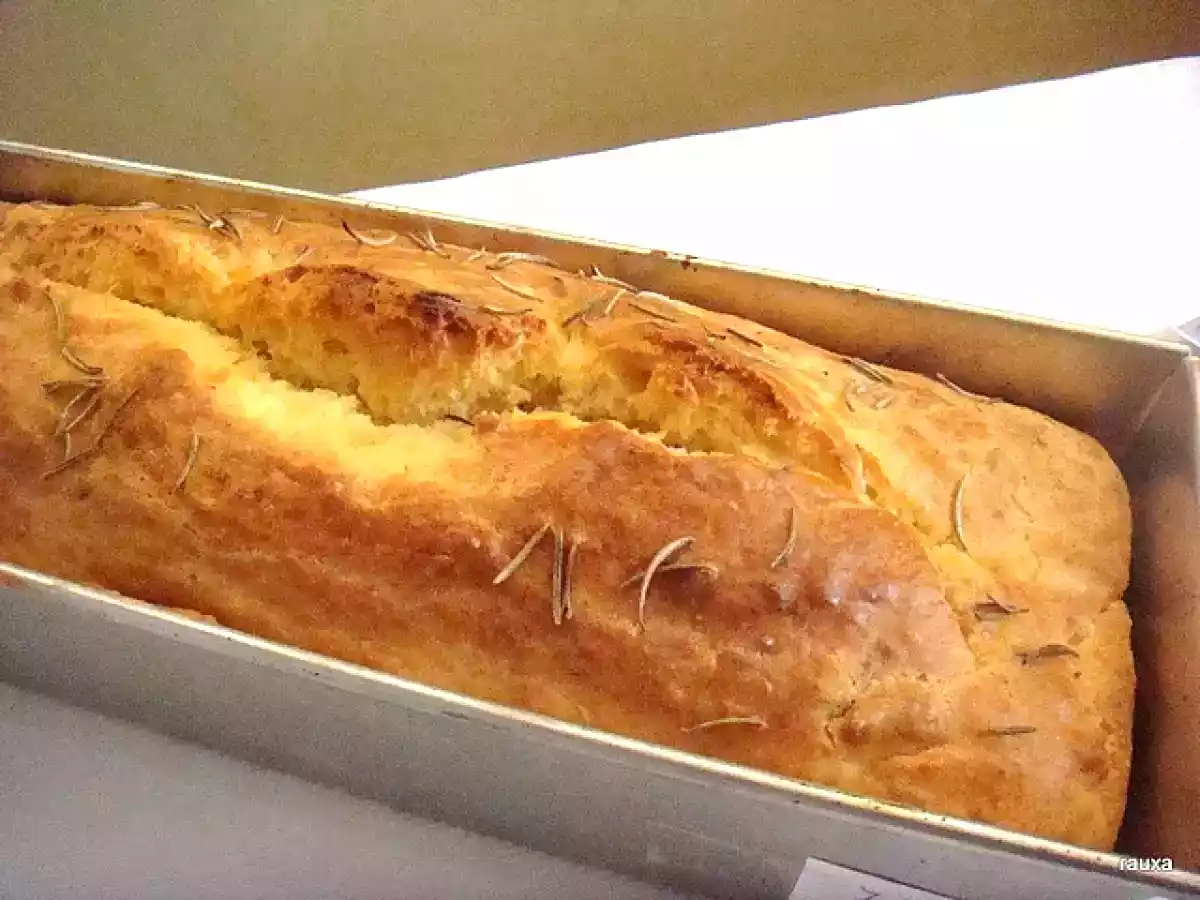 PAN DE MOLDE CON QUESO Y TOMATE