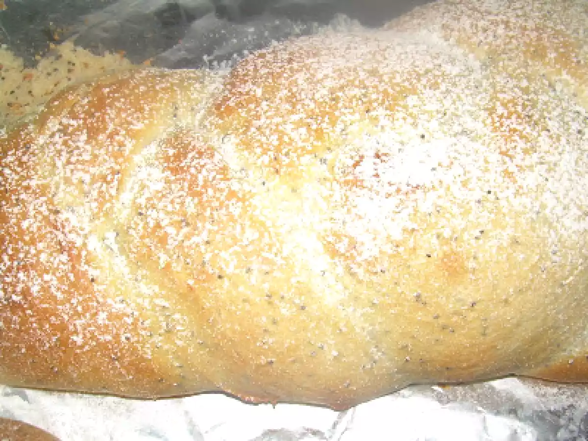 Pan de nata y canela con semillas de amapolas