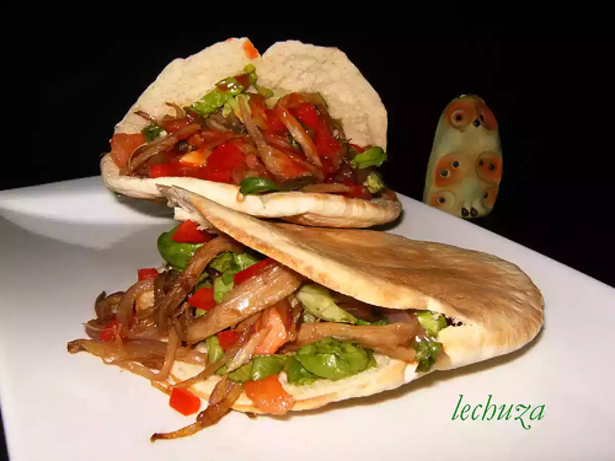 Pan de pita relleno de lacon asado - foto 4