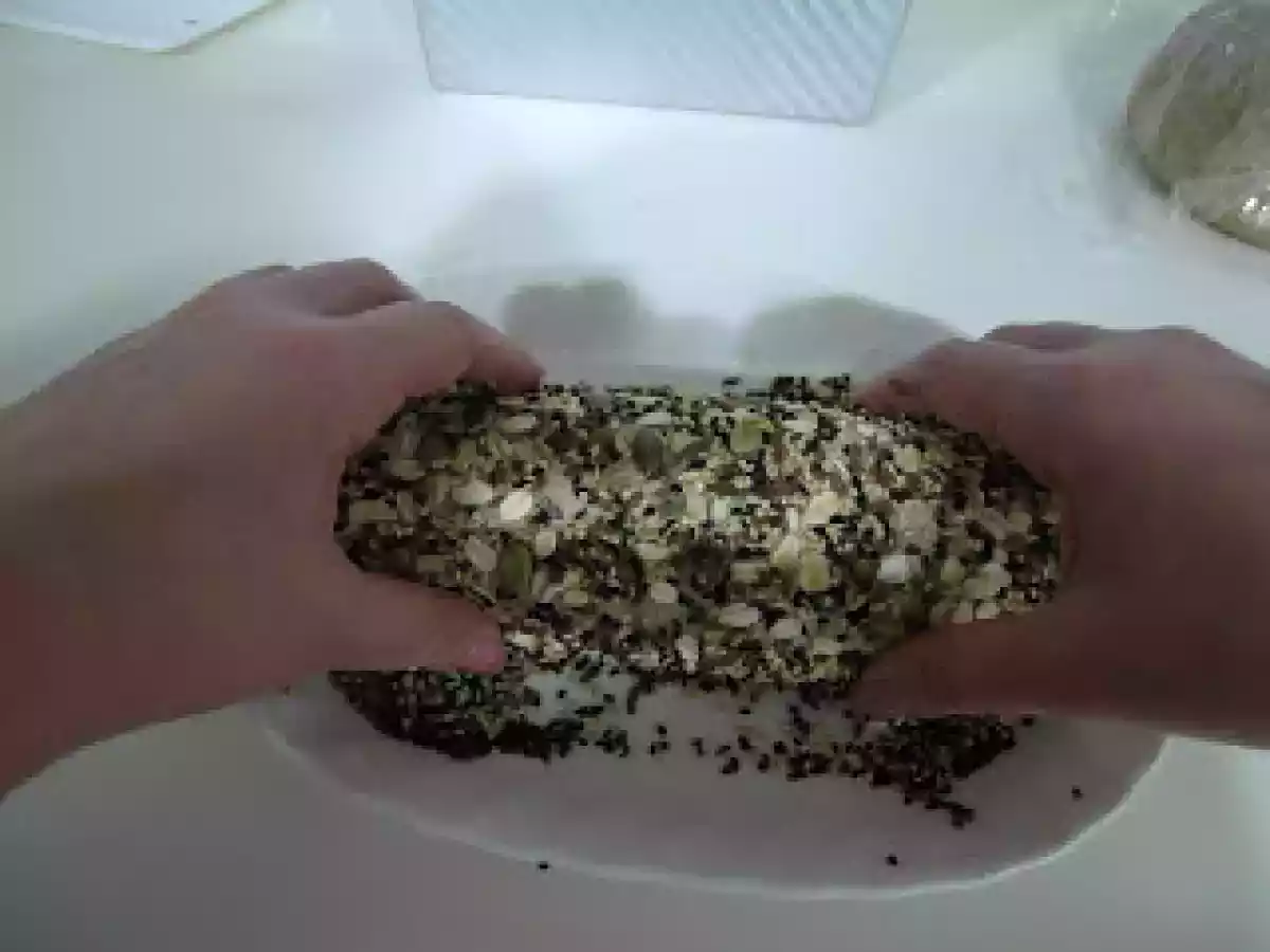 Pan integral con miel, linaza y otras semillas - foto 5