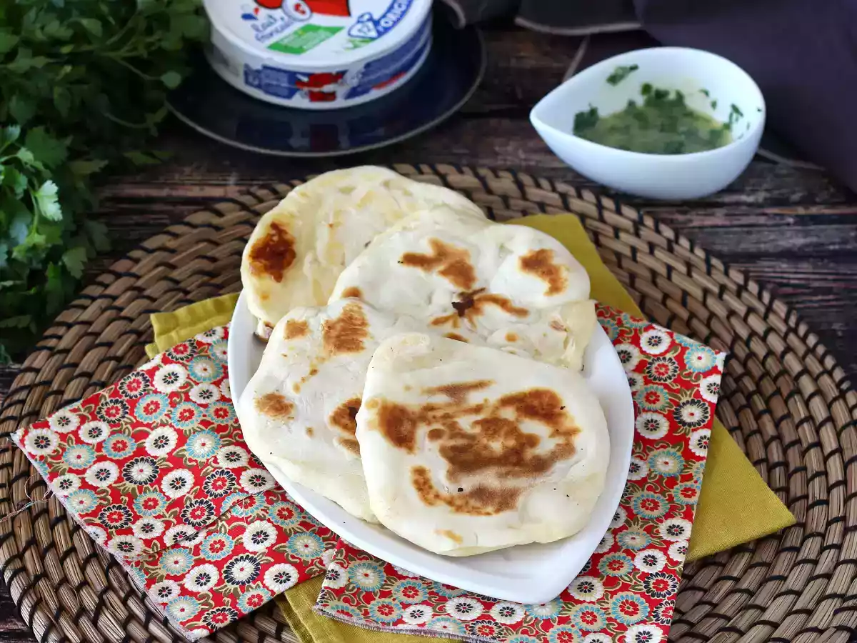 Pan naan relleno de queso en sartén, receta express - foto 2