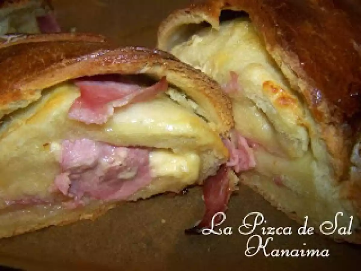 Pan relleno de queso gouda y jamón