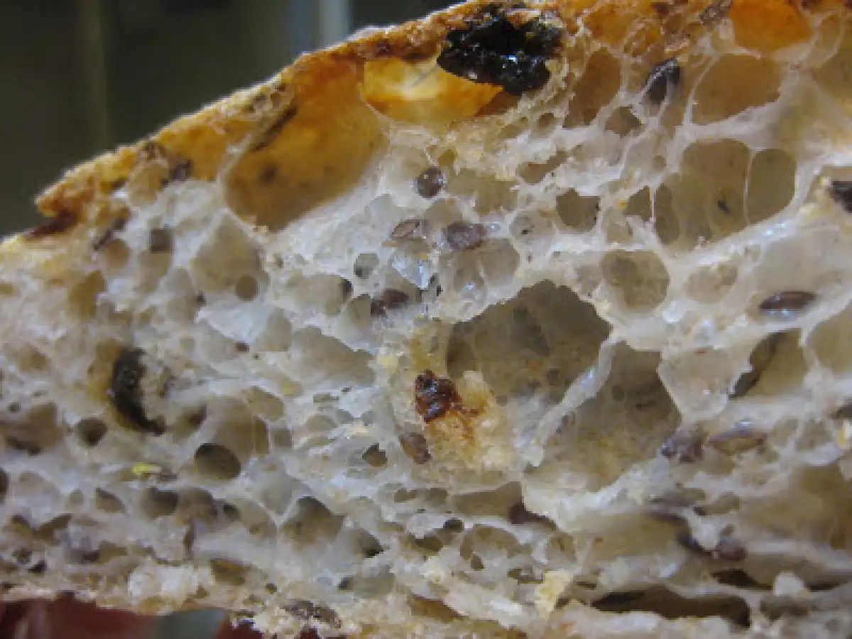 Pan rústico con semillas de lino y pasas - foto 4