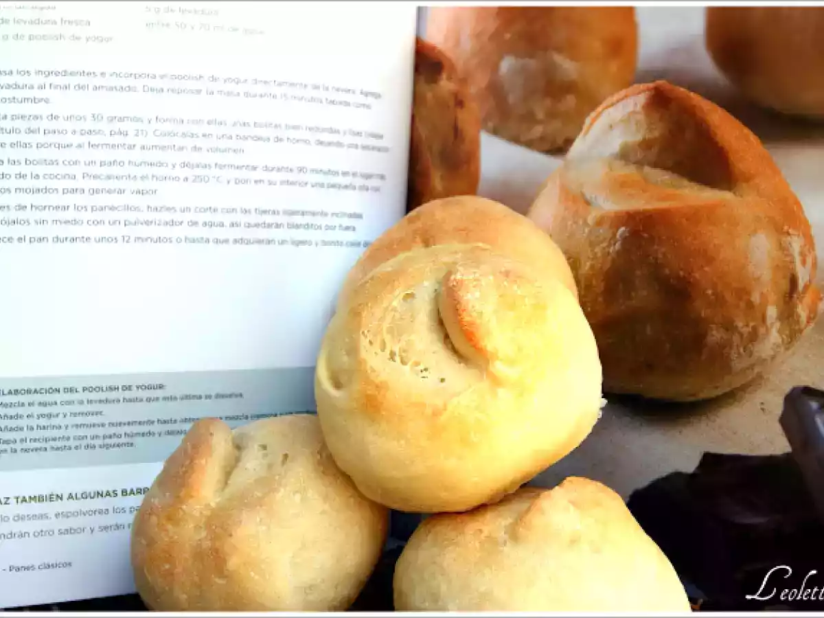 PANECILLOS DE PAN BLANCO CON POOLISH DE YOGUR