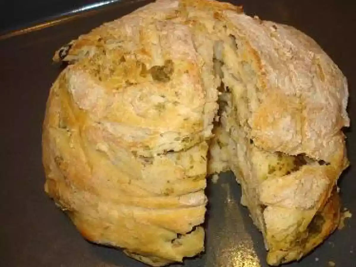 Panetto con aglio e olive (Pan con ajo y aceitunas) - foto 2