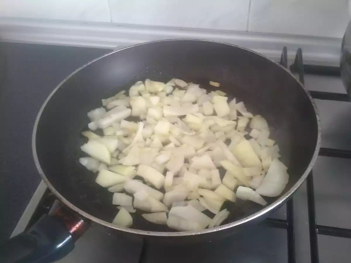 Panga con salsa de tomate y almejas - foto 4