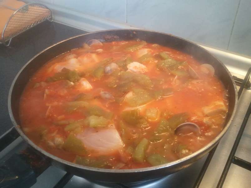 Panga con salsa de tomate y almejas, foto 8