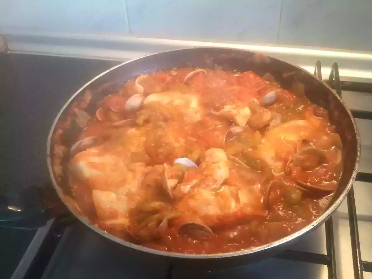 Panga con salsa de tomate y almejas - foto 9