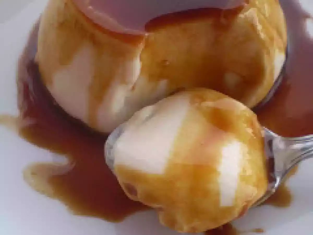 Panna cotta con caramelo