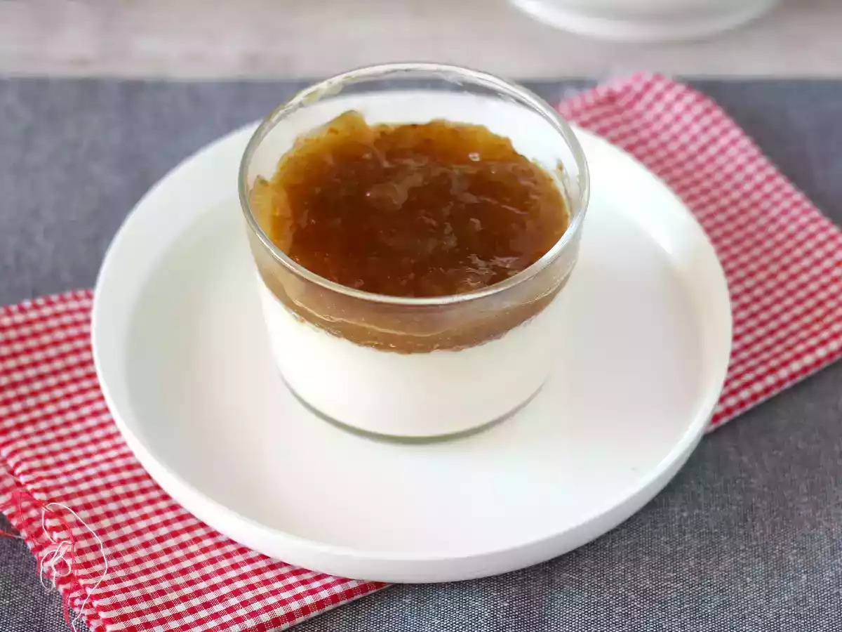 Panna cotta de vainilla con coulis de higo - foto 2