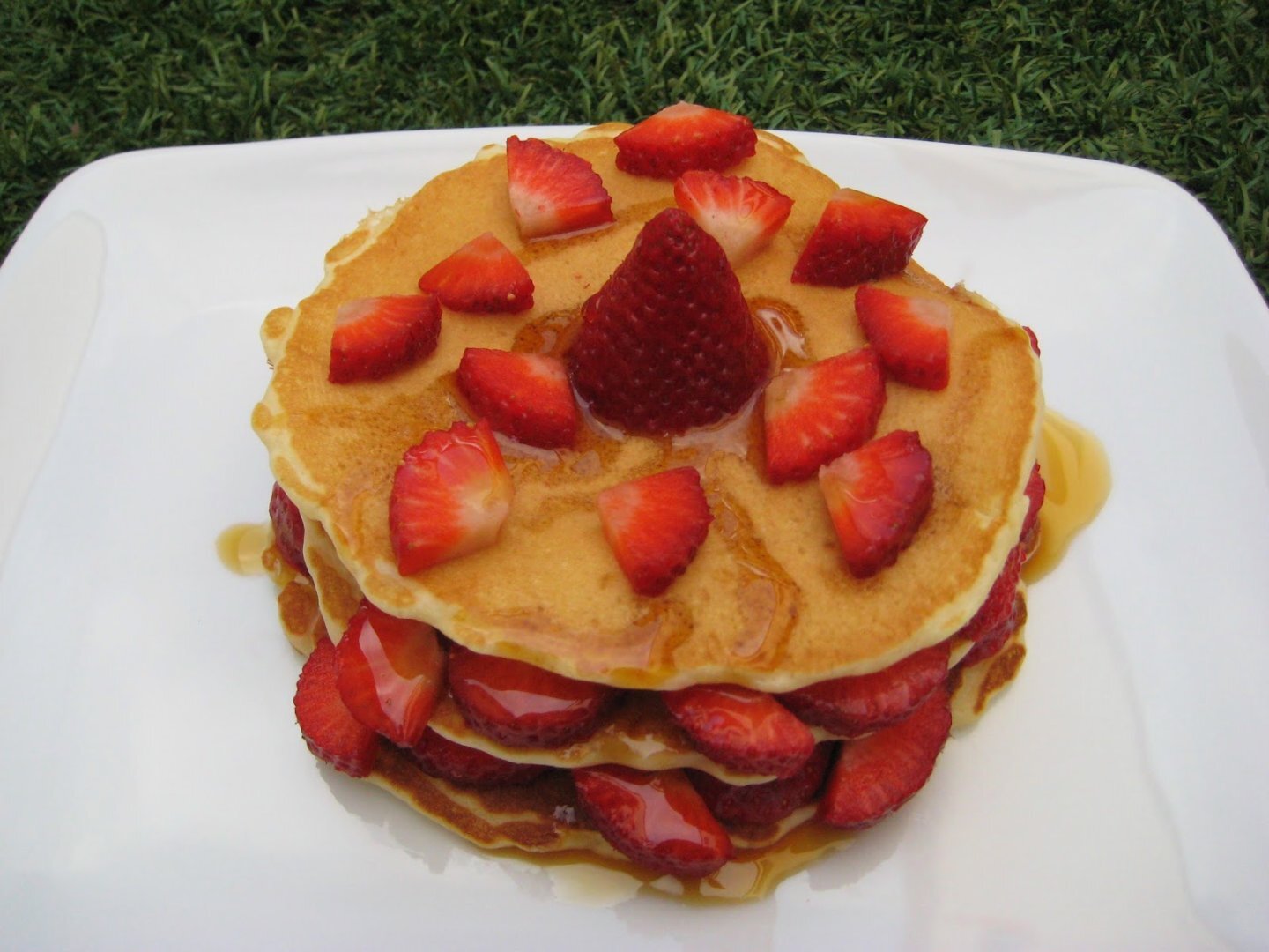 Panqueques con fresas y jarabe de arce, Receta Petitchef